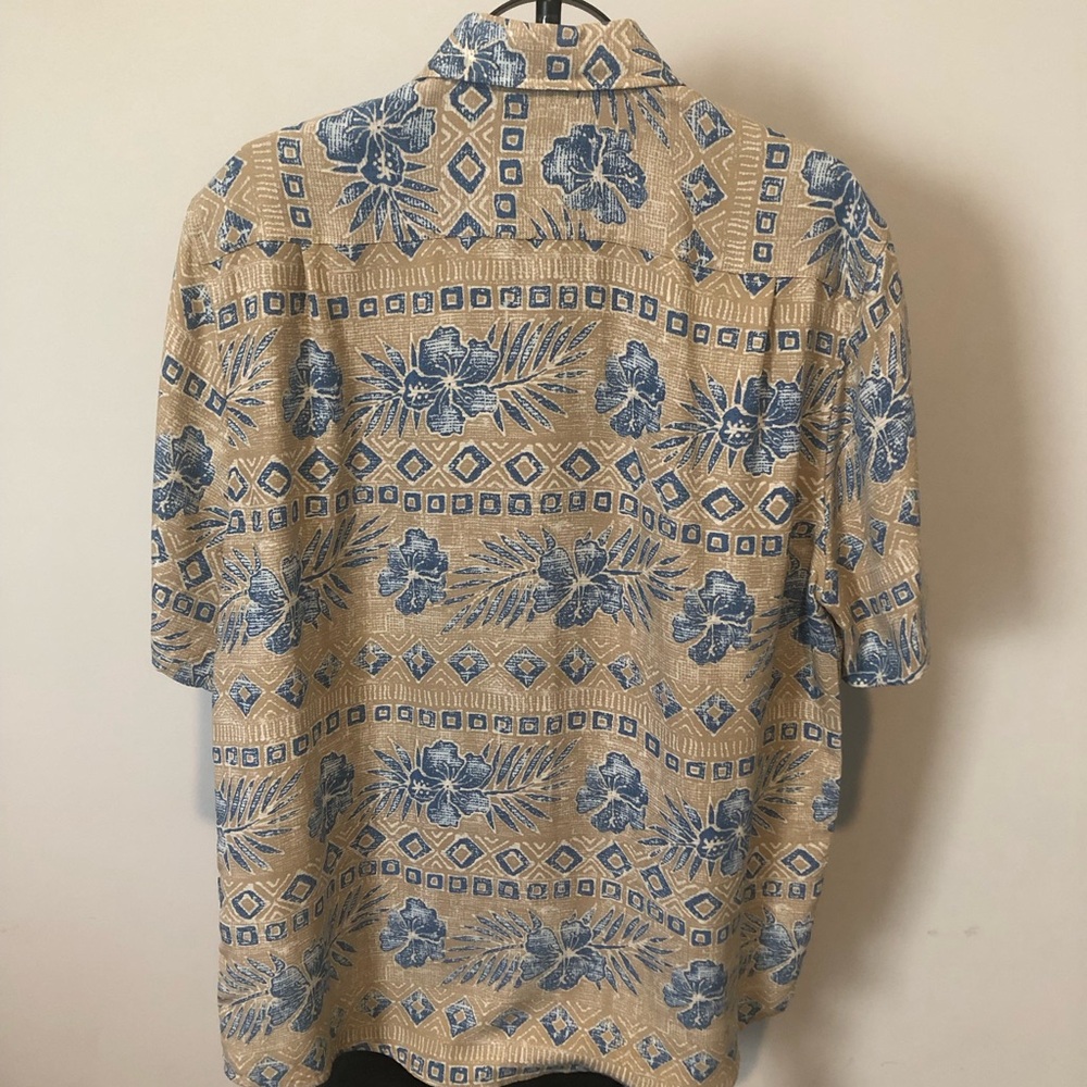 Caribbean Beige and Blue Floral Short-Sleeve Button-Down Shirt - Picture 2 of 3